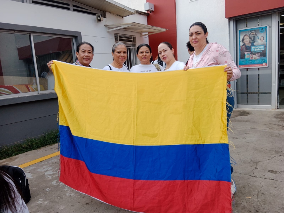 Hoy marchamos apoyando la Reforma Laboral. Protestando contra la corrupción que está carcomiendo nuestro país hoy apoyamos a la parte privada porque mañana nuestros hijos lo necesitaran.